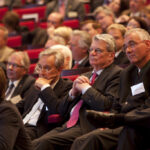 Wenig später war er Bundespräsident: Joachim Gauk auf dem BStBK-Kongress München 2011 mit Horst Vinken (li.) und Hartmut Schwab.